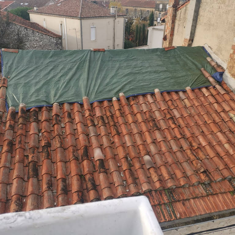 Réparation fuite toiture Avignon - Urgence Toiture 84 👍 Tél : 07